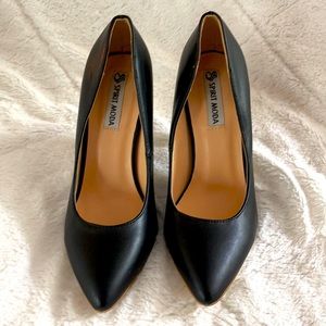 Black dress shoe
